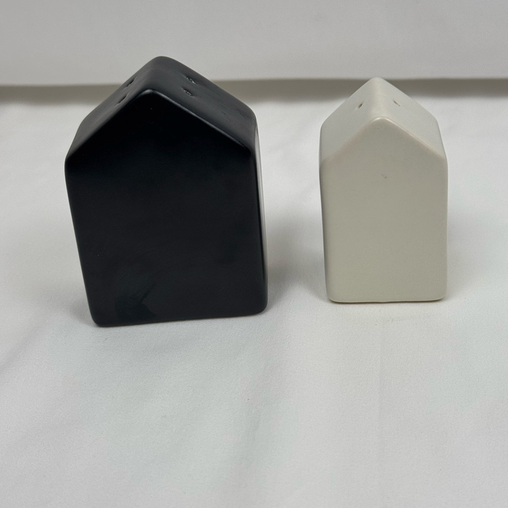 Hearth & Hand Modern Black & White Ceramic House Salt & Pepper Shakers EUC